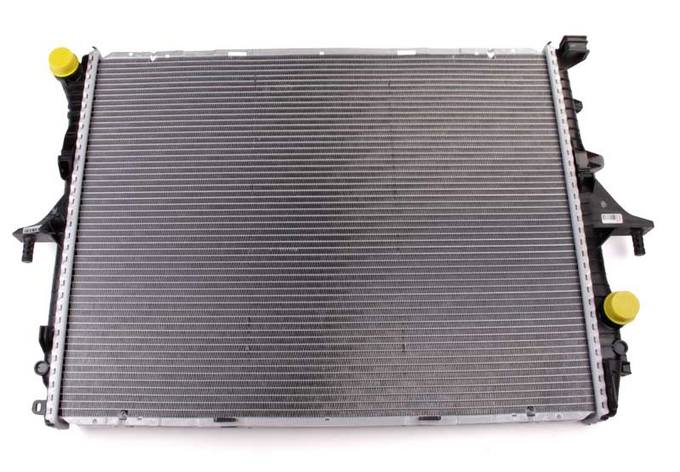 Audi Porsche Radiator 7L0121253 - Behr Premium 376719001